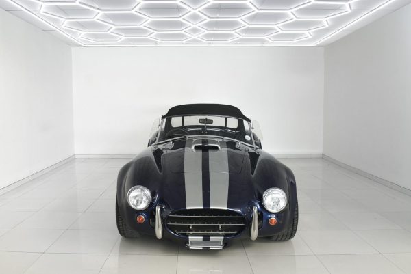 AC Cobra - V8 - Image 4