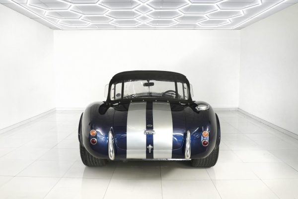 AC Cobra - V8 - Image 3